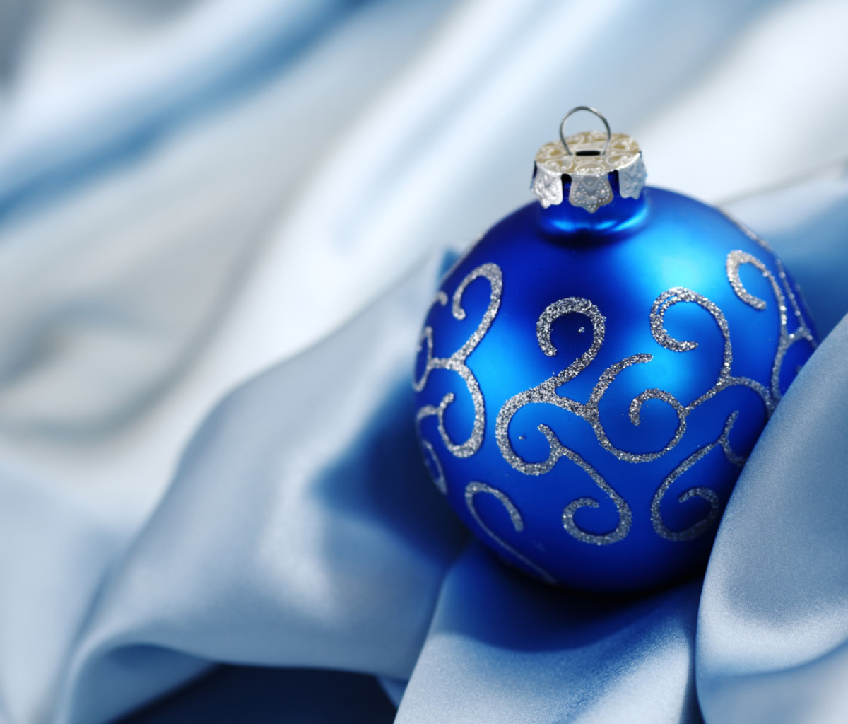 Обои Christmas Decorations 1200x1024