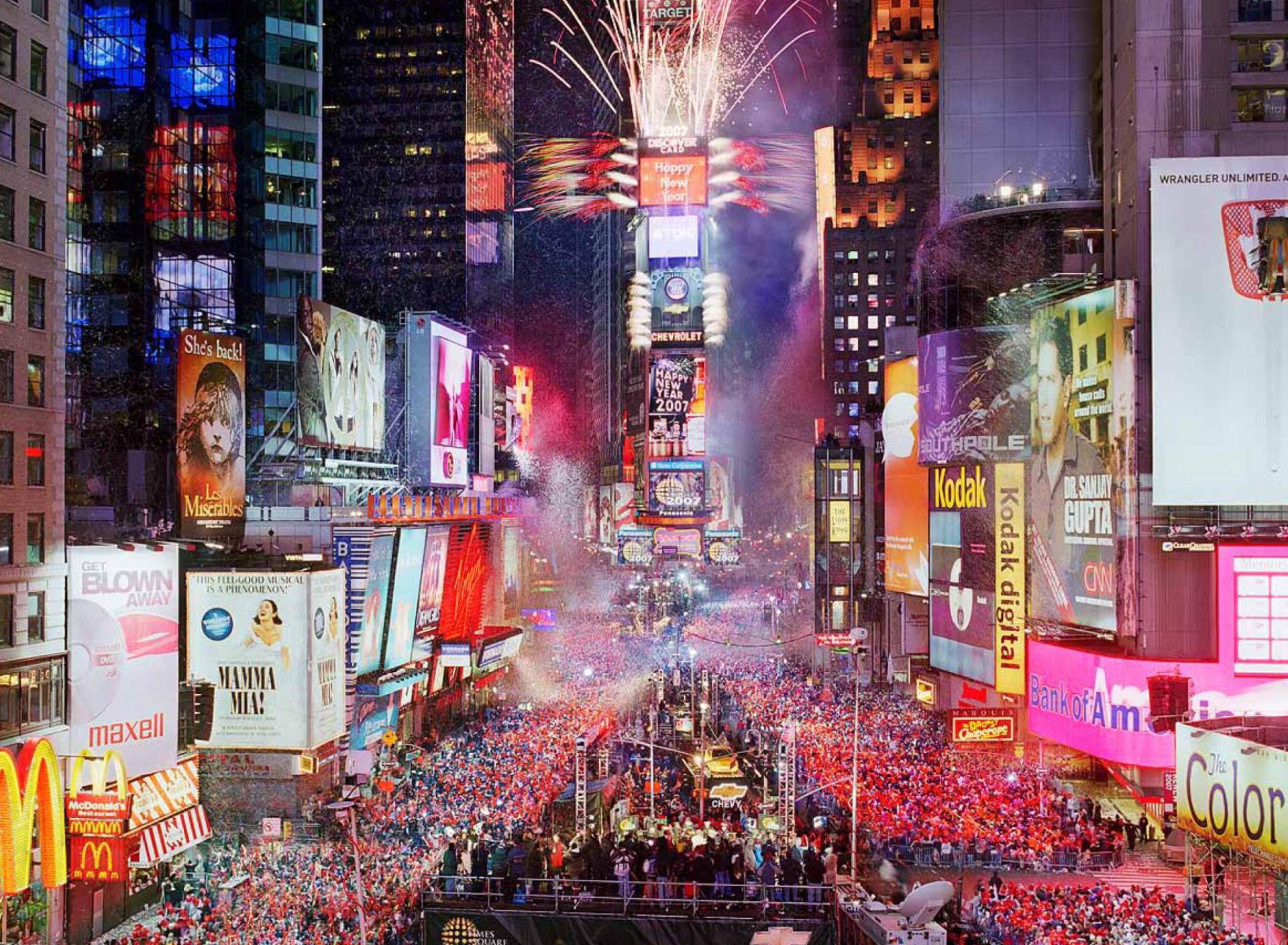 Обои New Year Eve On Times Square 1920x1408