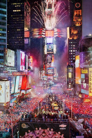 Fondo de pantalla New Year Eve On Times Square 320x480