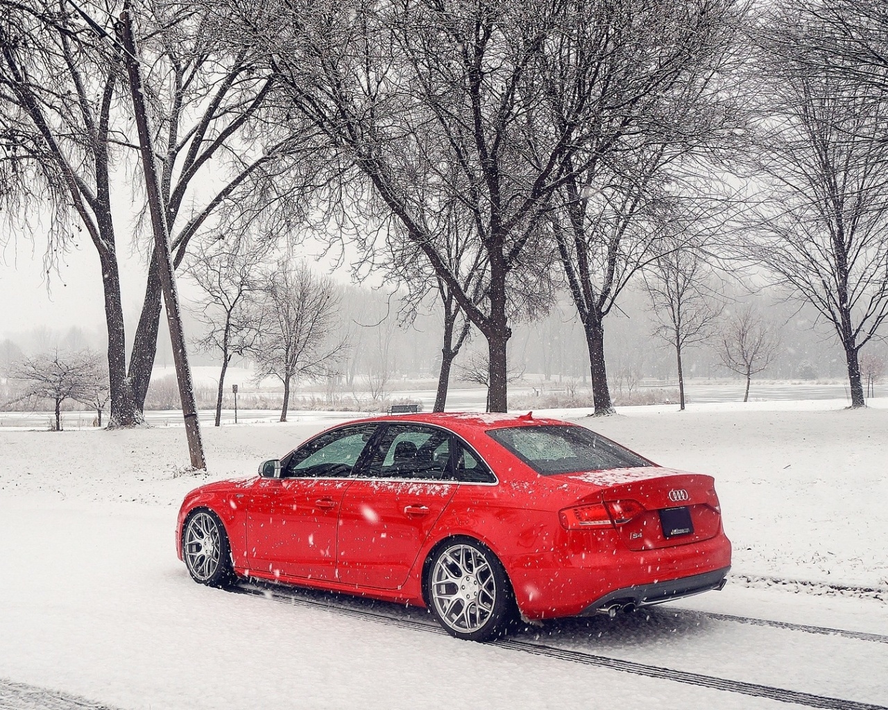 Audi A4 Red screenshot #1 1280x1024