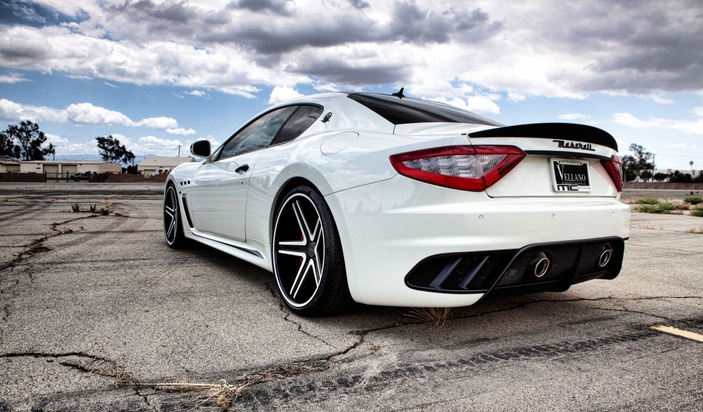 Das Maserati GranTurismo Wallpaper 1024x600