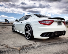 Maserati GranTurismo wallpaper 220x176