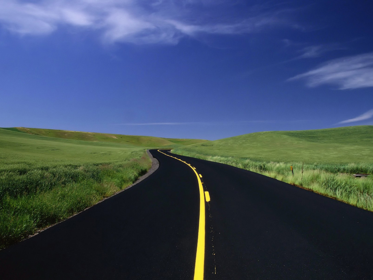 Road Landscape and Heaven screenshot #1 1280x960