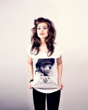 Обои Brunette Model In Funky T-Shirst 128x160