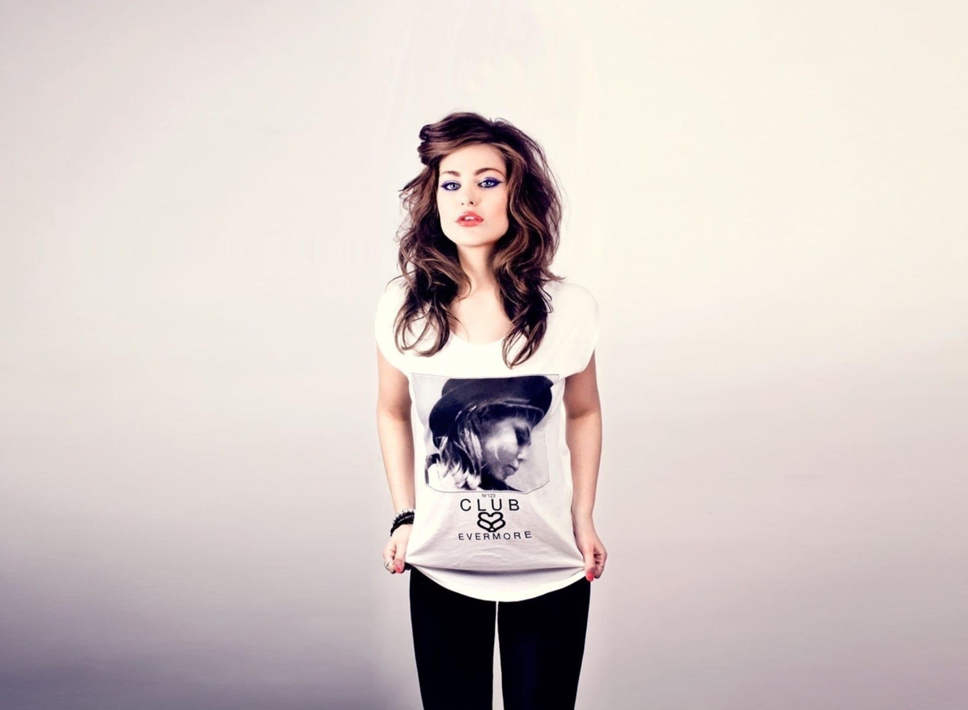 Обои Brunette Model In Funky T-Shirst 1920x1408