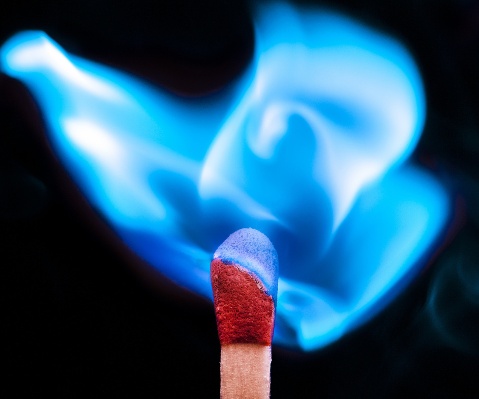 Das Blue flame match Wallpaper 960x800