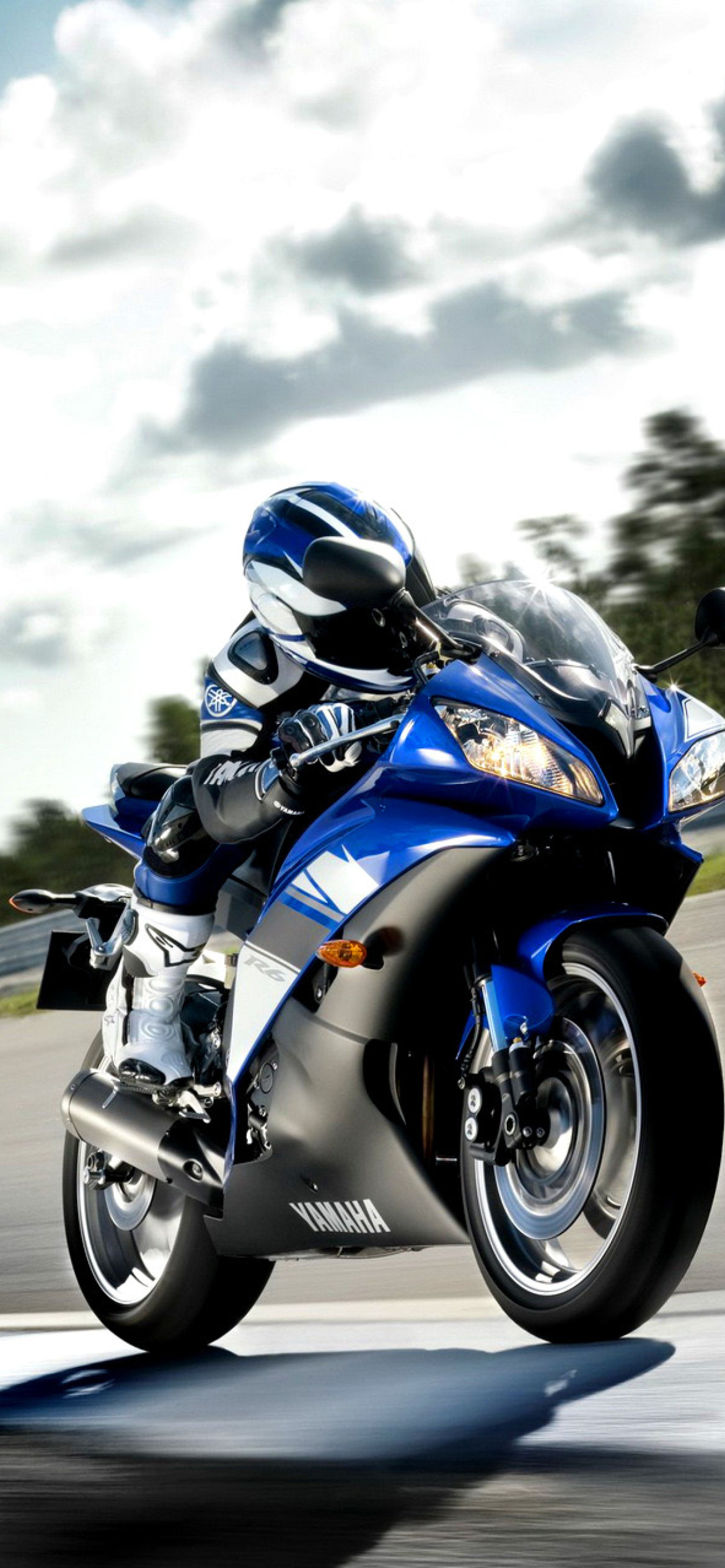 Yamaha R6 Superbike screenshot #1 1170x2532