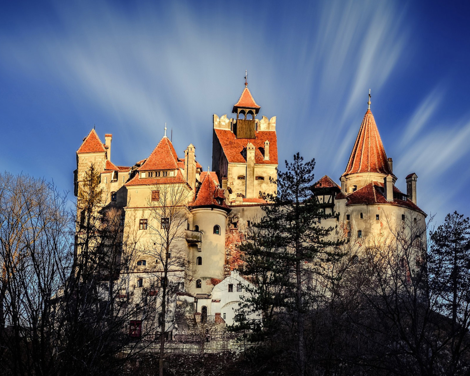 Castle Bran Dracula wallpaper 1600x1280