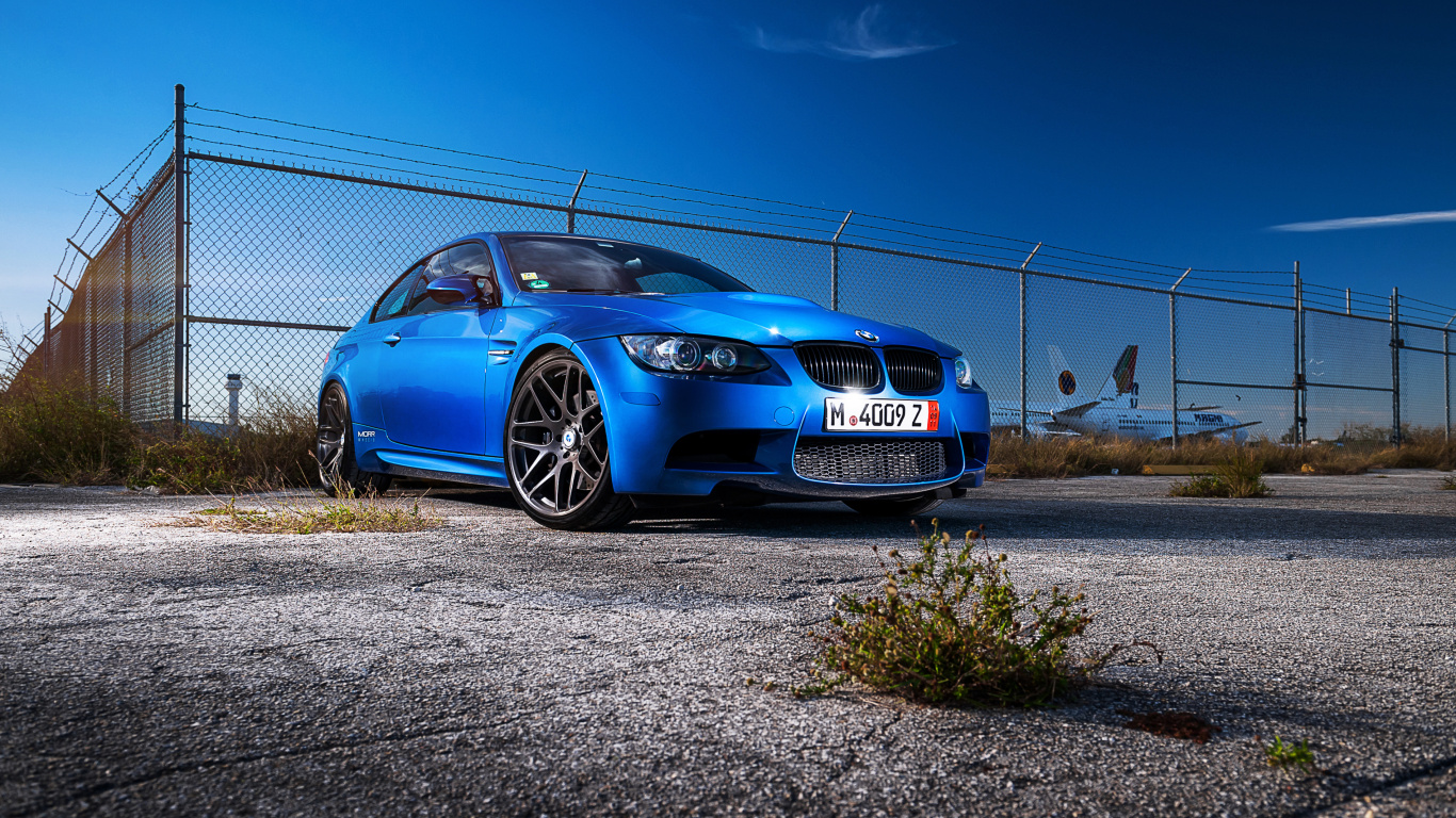 Fondo de pantalla BMW M3 E92 Touring Gtr 1366x768