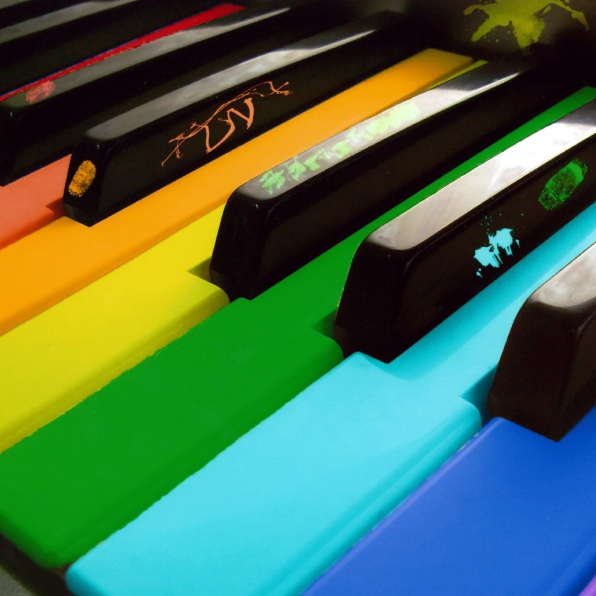 Rainbow Piano wallpaper 2048x2048