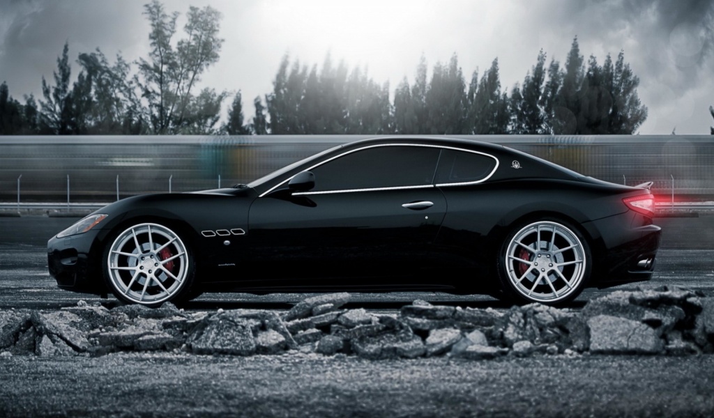 Fondo de pantalla Maserati GranTurismo 1024x600