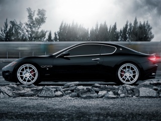 Screenshot №1 pro téma Maserati GranTurismo 320x240