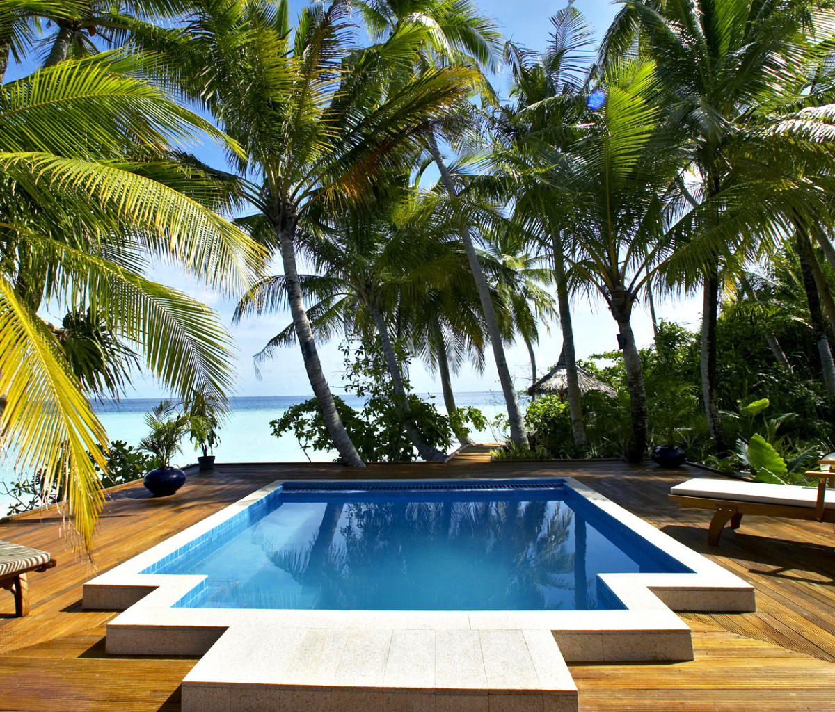 Swimming Pool on Tahiti wallpaper 1200x1024