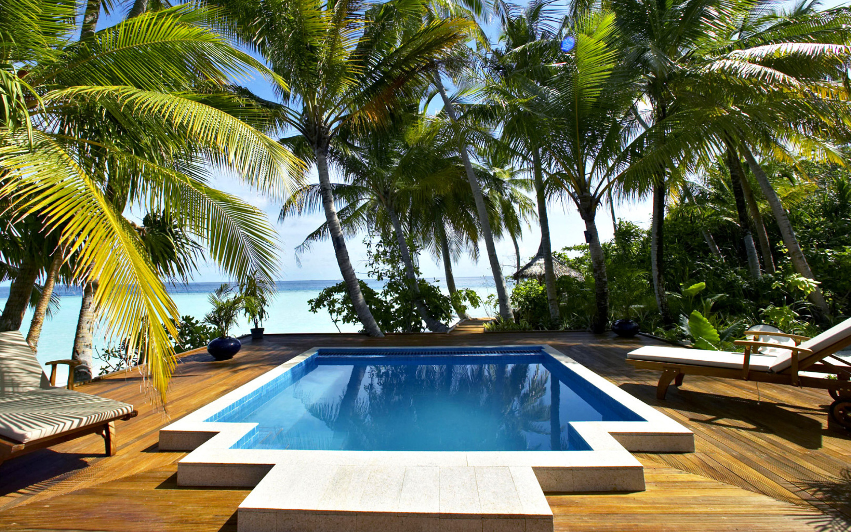 Обои Swimming Pool on Tahiti 1680x1050