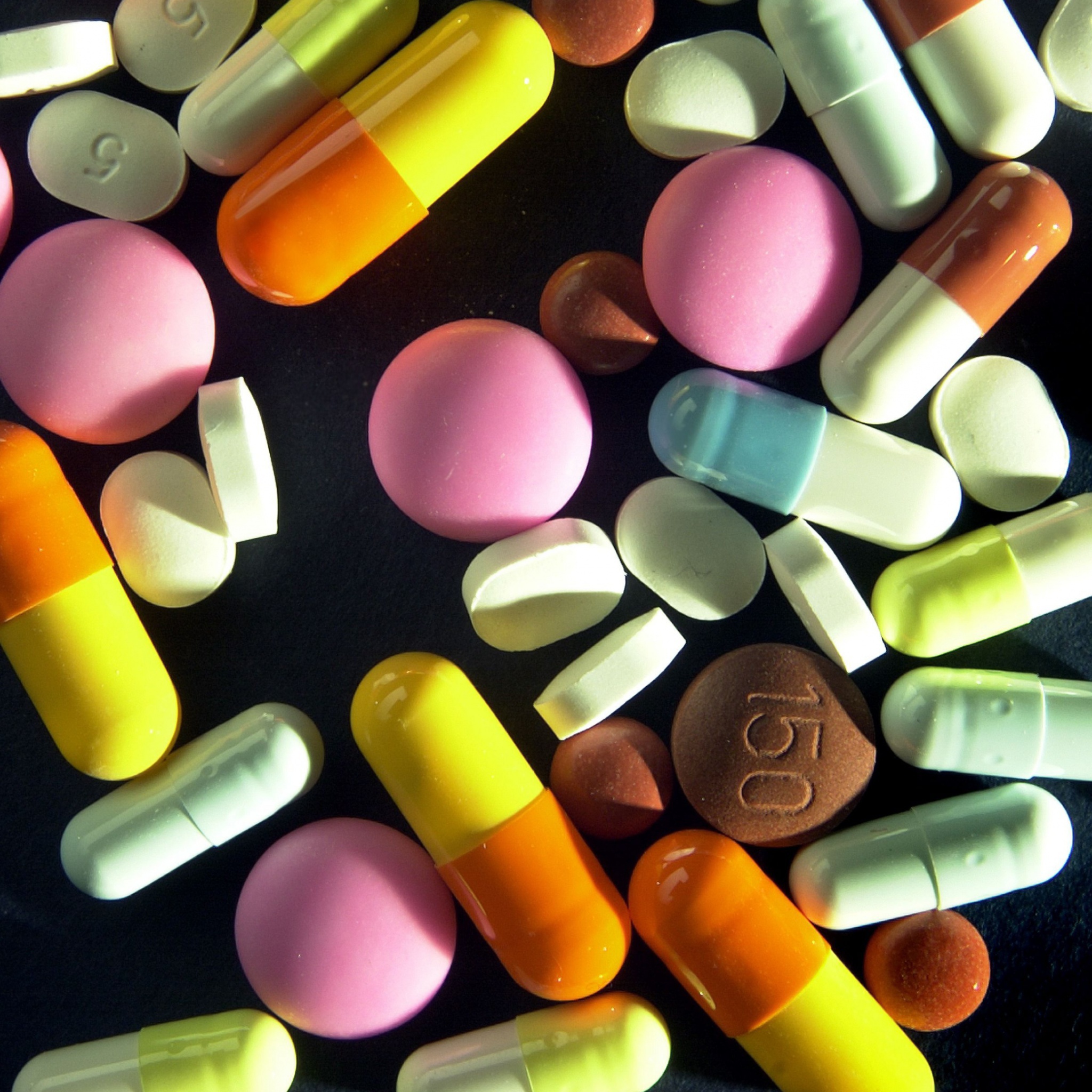 Das Medicine Pharmacy Pills Wallpaper 2048x2048