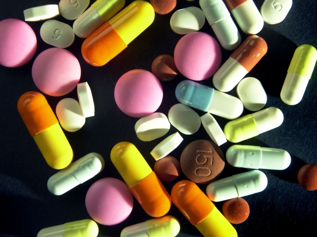 Medicine Pharmacy Pills wallpaper 640x480