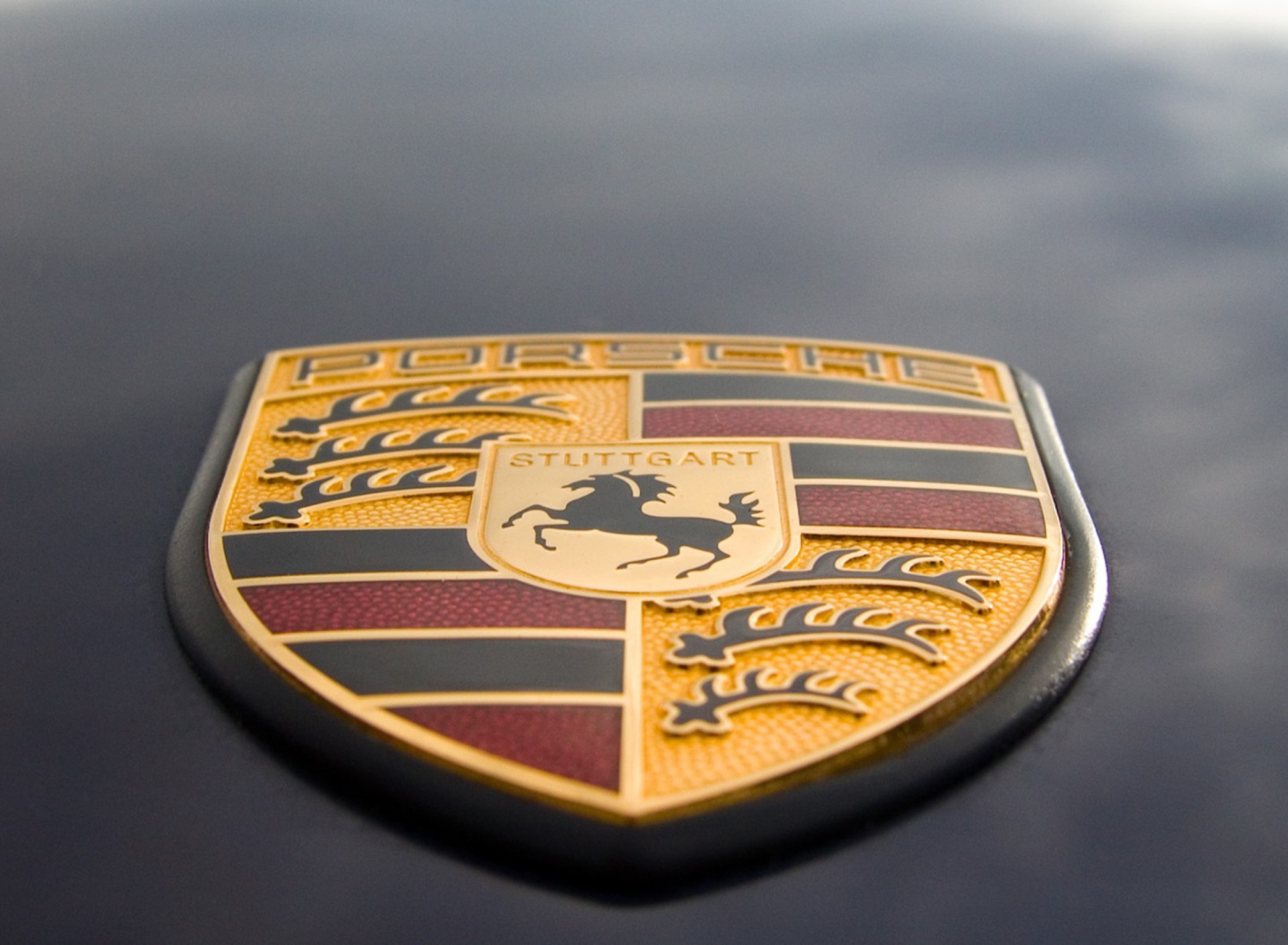 Обои Porsche Logo 1920x1408