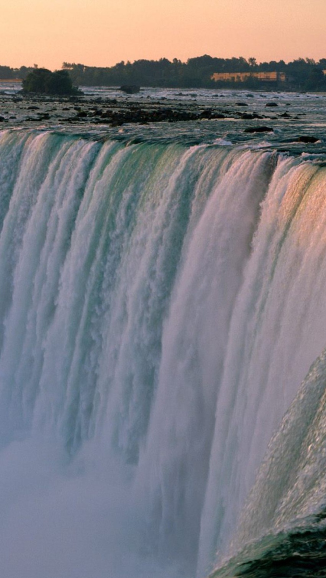 Das Niagara Falls - Ontario Canada Wallpaper 640x1136