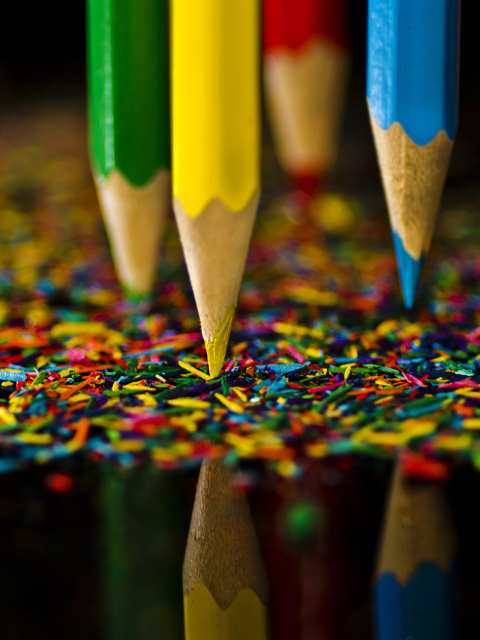 Das Colored Pencils Wallpaper 480x640