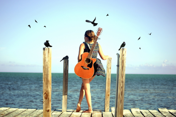 Screenshot №1 pro téma Girl With Guitar On Sea