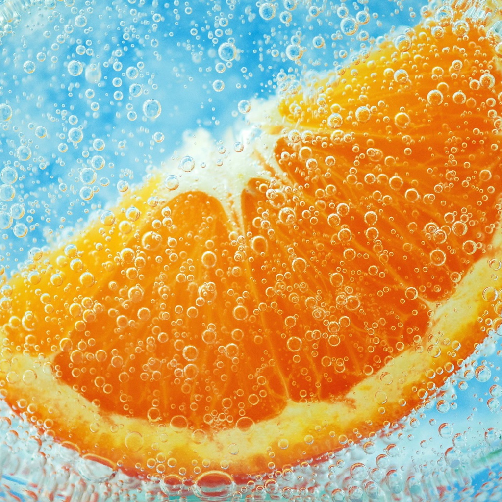 Das Orange In Water Wallpaper 1024x1024