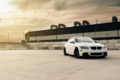 Das White Bmw Coupe Wallpaper 480x320