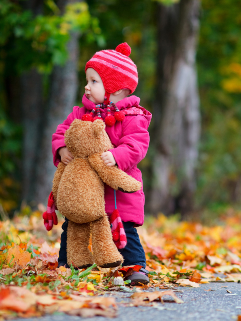 Little Child With Teddy Bear wallpaper 480x640