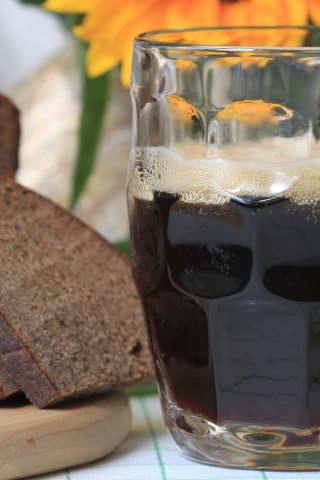 Beer and bread wallpaper 320x480
