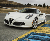 Fondo de pantalla 4C Alfa Romeo 176x144