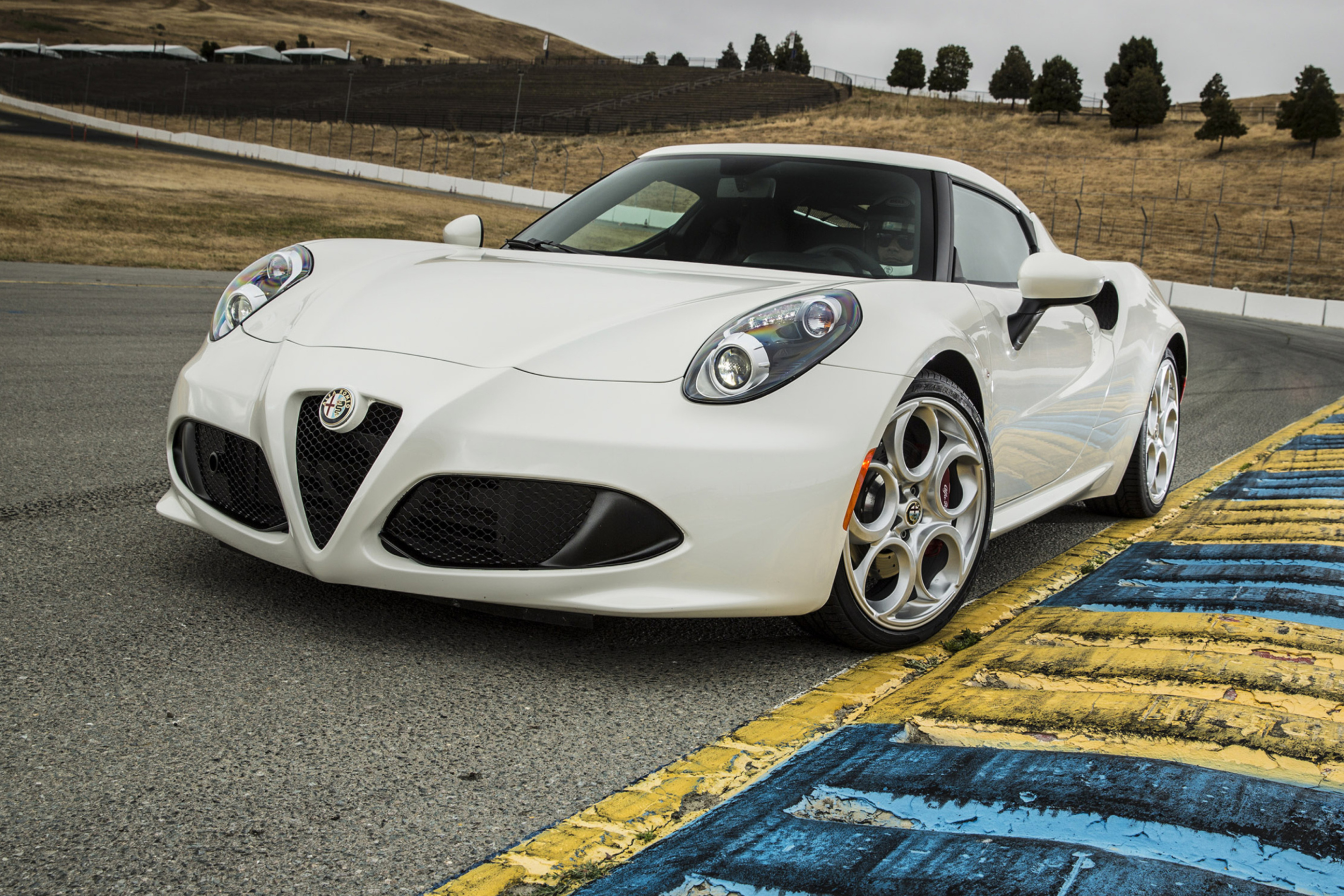 Fondo de pantalla 4C Alfa Romeo 2880x1920