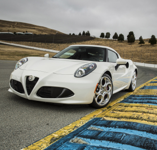 Kostenloses 4C Alfa Romeo Wallpaper für 208x208