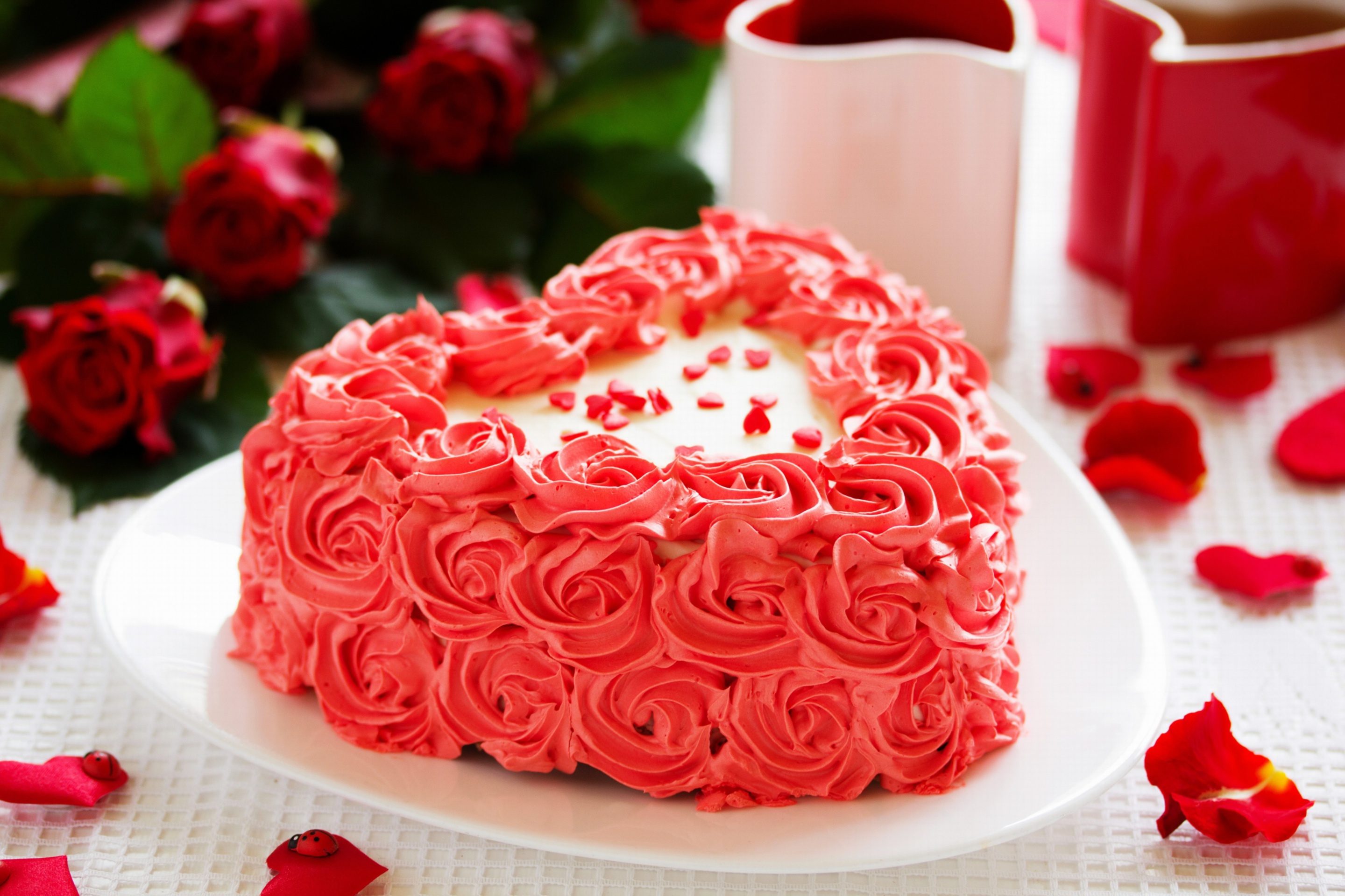 Sweet Red Heart Cake wallpaper 2880x1920