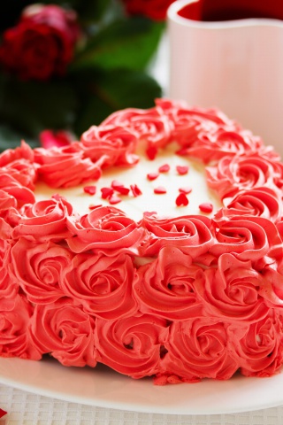 Fondo de pantalla Sweet Red Heart Cake 320x480