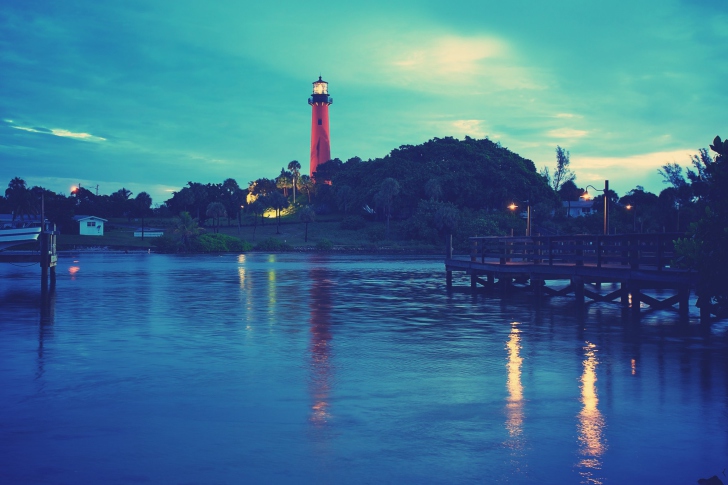 Lighthouse At Twilight wallpaper