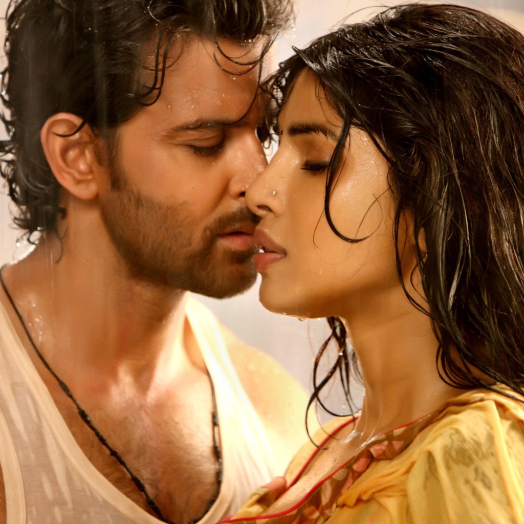 Fondo de pantalla Hrithik Priyanka Chopra In Agneepath 1024x1024