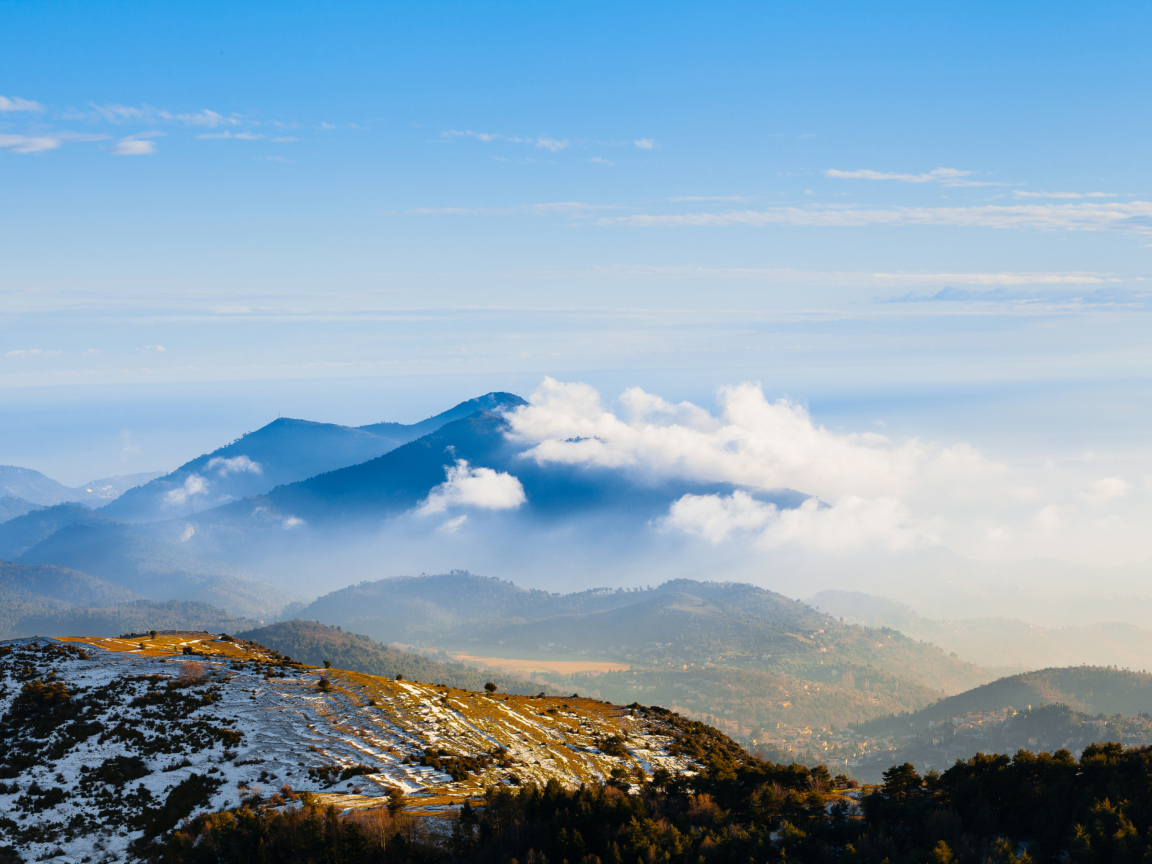 Screenshot №1 pro téma Clouds Over Blue Mountains 1152x864