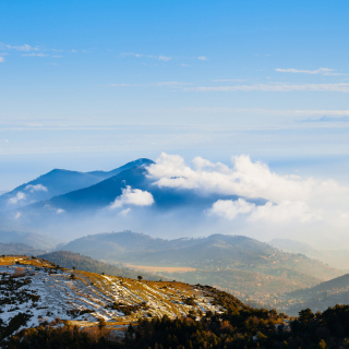 Free Clouds Over Blue Mountains Picture for 208x208