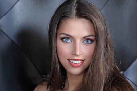 Model Valentina Kolesnikova screenshot #1 480x320