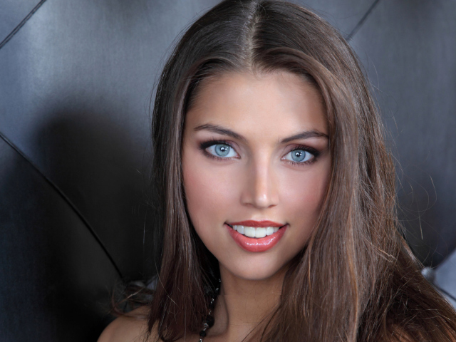Model Valentina Kolesnikova wallpaper 640x480