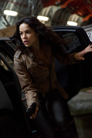 Das Fast And Furious 6 Michelle Rodriguez Wallpaper 320x480