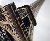 Eiffel Tower Paris screenshot #1 176x144