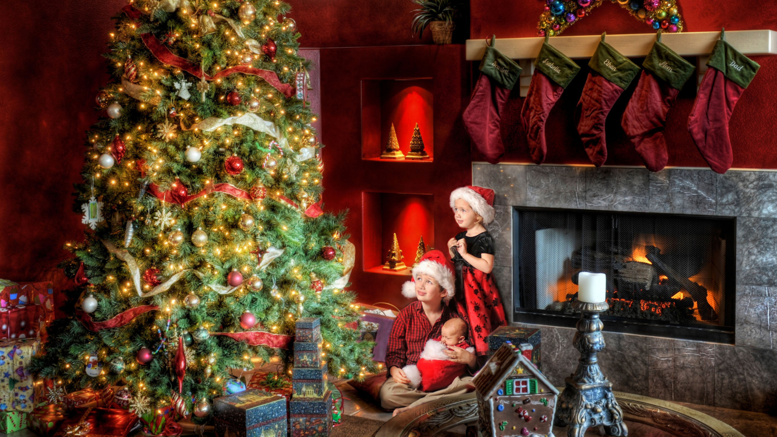 Family Christmas wallpaper 1600x900