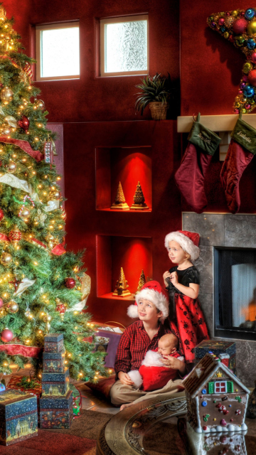 Family Christmas wallpaper 360x640