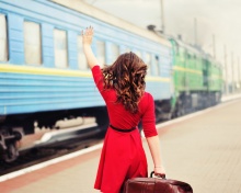 Das Girl traveling from train station Wallpaper 220x176