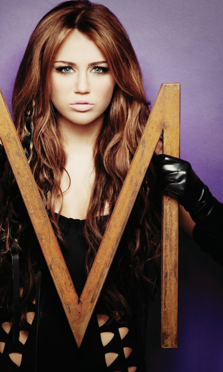 Sfondi Miley Cyrus Who Owns My Heart 768x1280