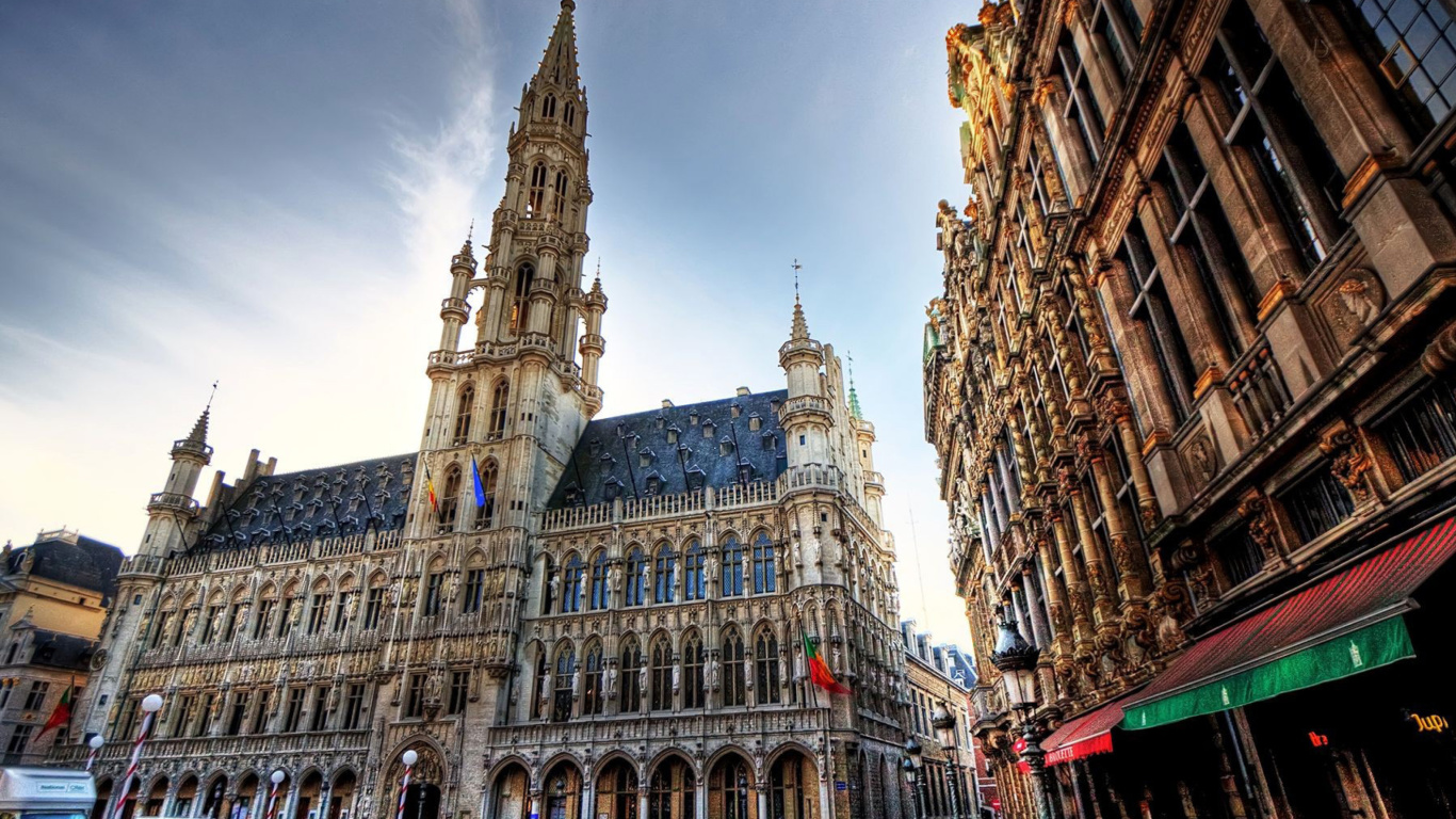 Brussels Town Hall wallpaper 1366x768