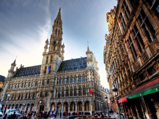 Das Brussels Town Hall Wallpaper 320x240