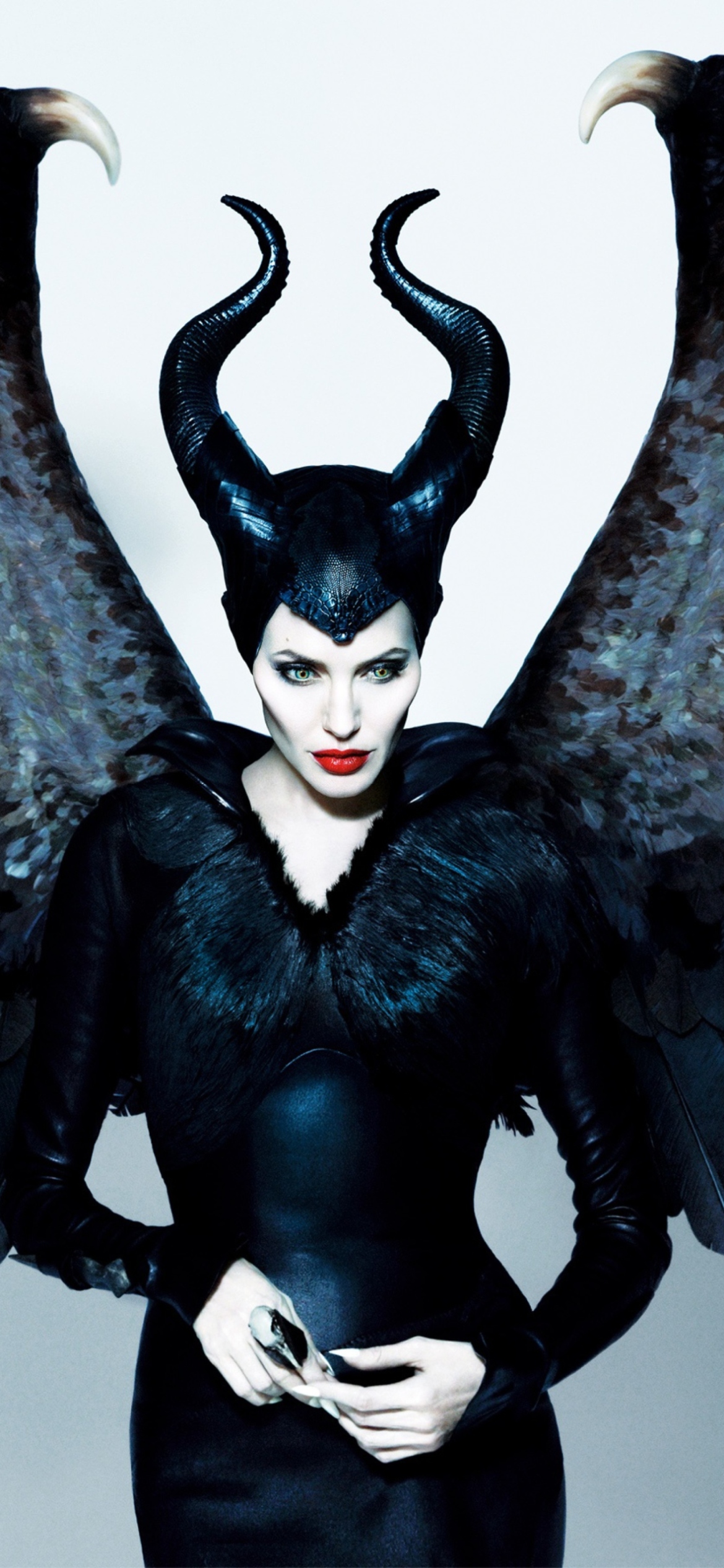 Screenshot №1 pro téma Angelina Jolie Maleficent 1170x2532