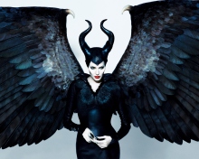 Angelina Jolie Maleficent screenshot #1 220x176