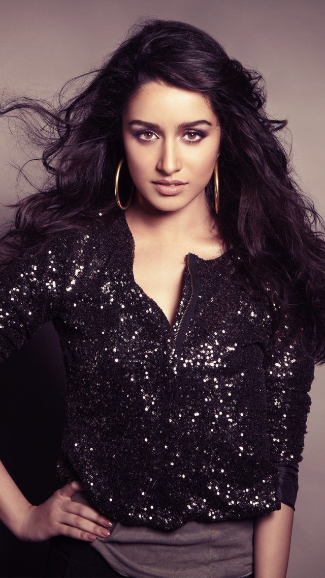 Fondo de pantalla Actress Shraddha Kapoor 640x1136